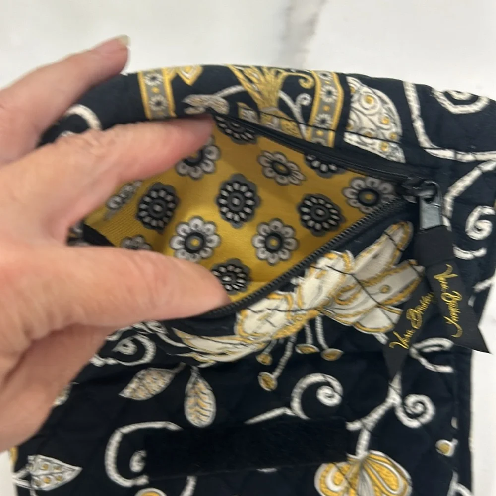 Vera Bradley Tri-Fold Wallet in Retired Yellow Bird Pattern.‎ - Picture 6 of 10